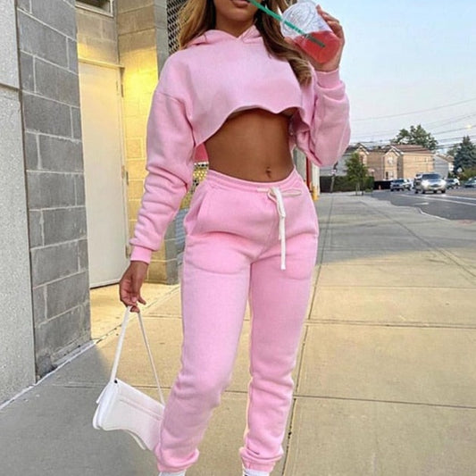 Conjunto de sudadera y pantalones