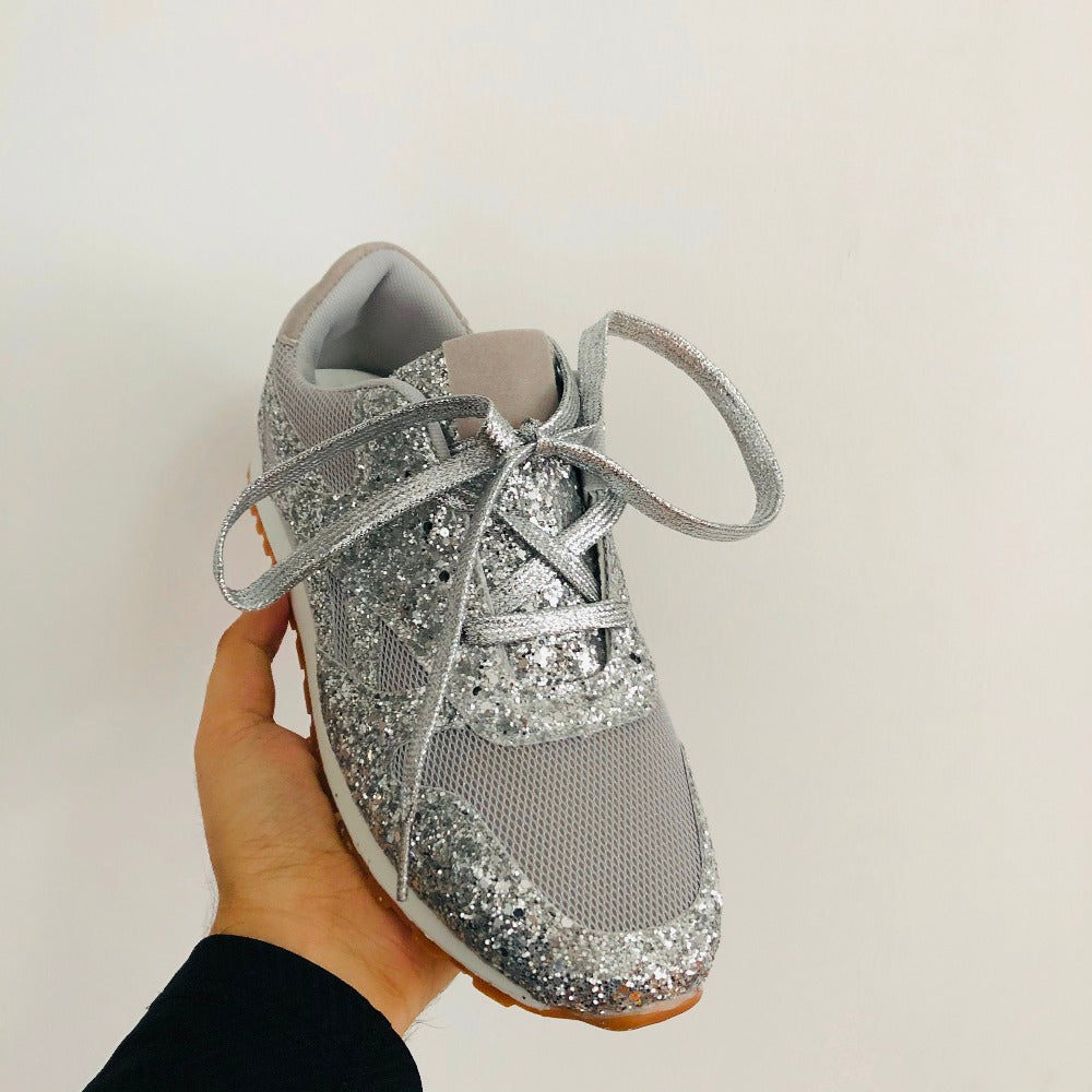 Zapatos planos con ostentosos y suela gruesa