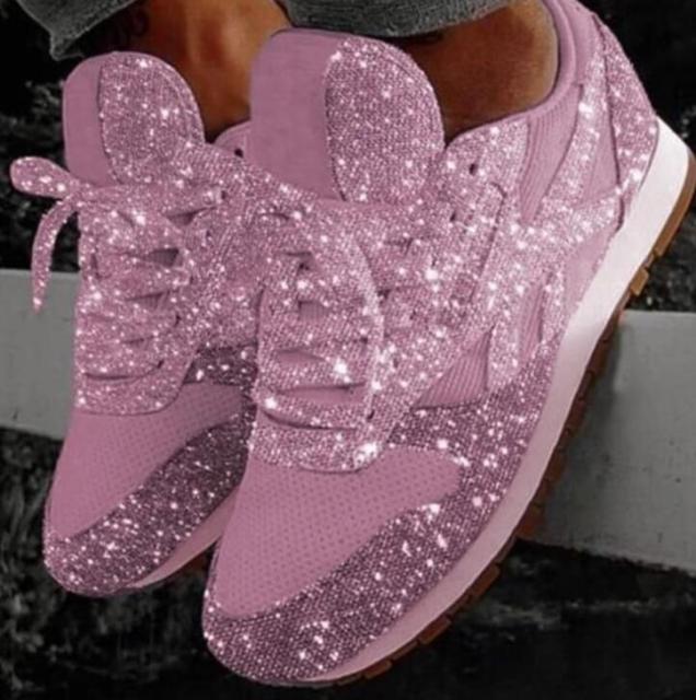 Zapatos planos con ostentosos y suela gruesa