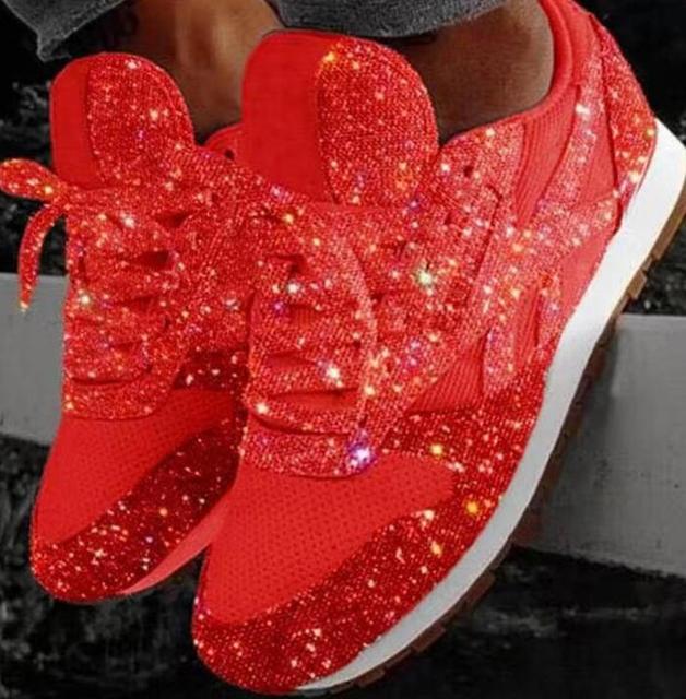 Zapatos planos con ostentosos y suela gruesa